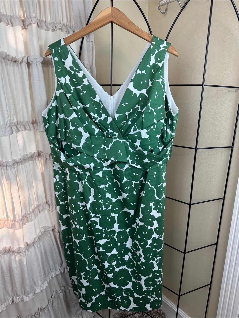 Donna Ricco Green and White Floral Sheath Dress Back Zip Women's 18W EUC - Picture 1 of 8